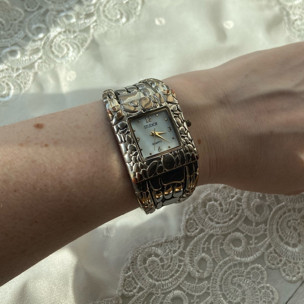 VINTAGE STUDIO square shaped bangle-watch / works